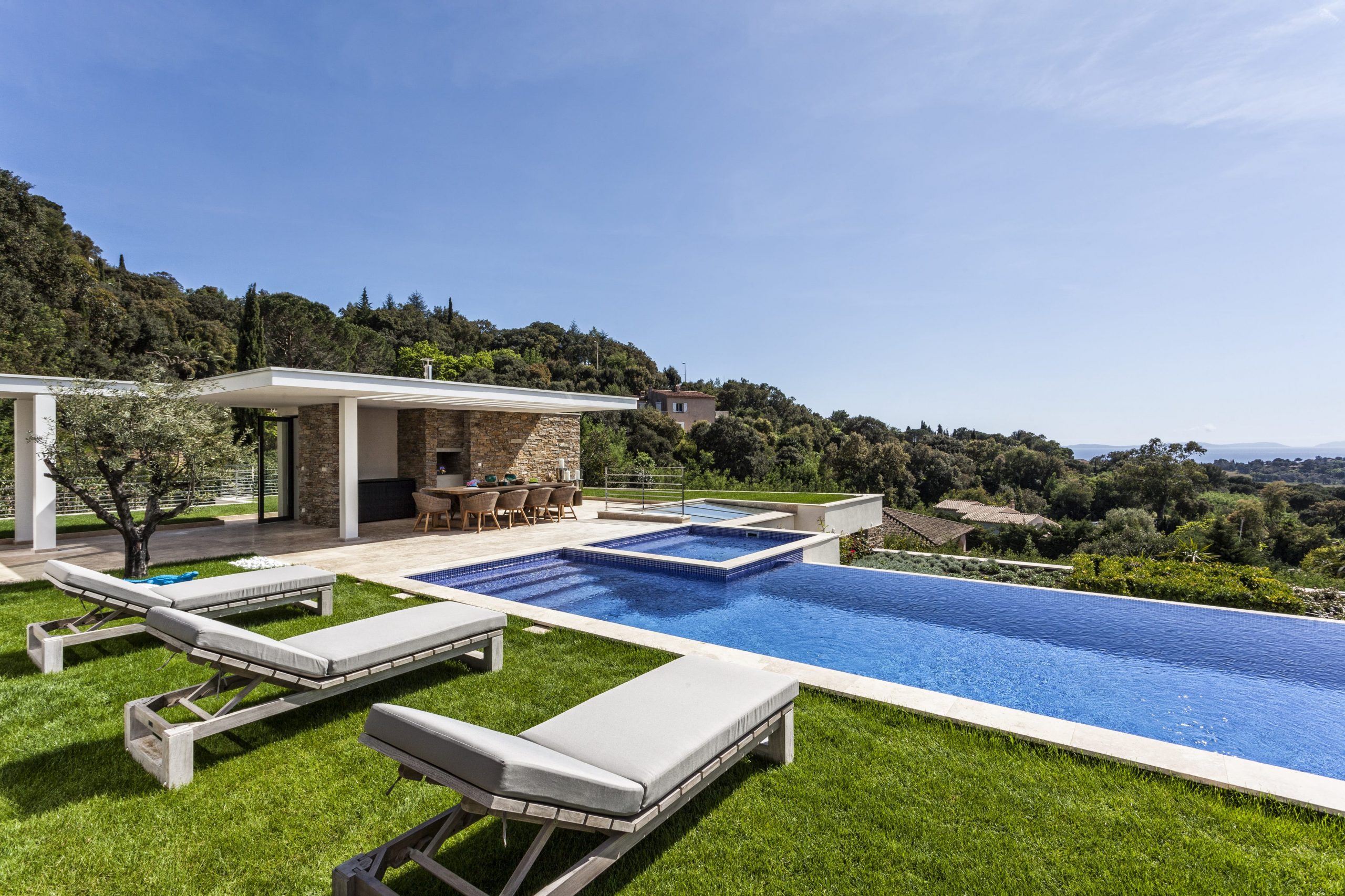 The Humming Villa
