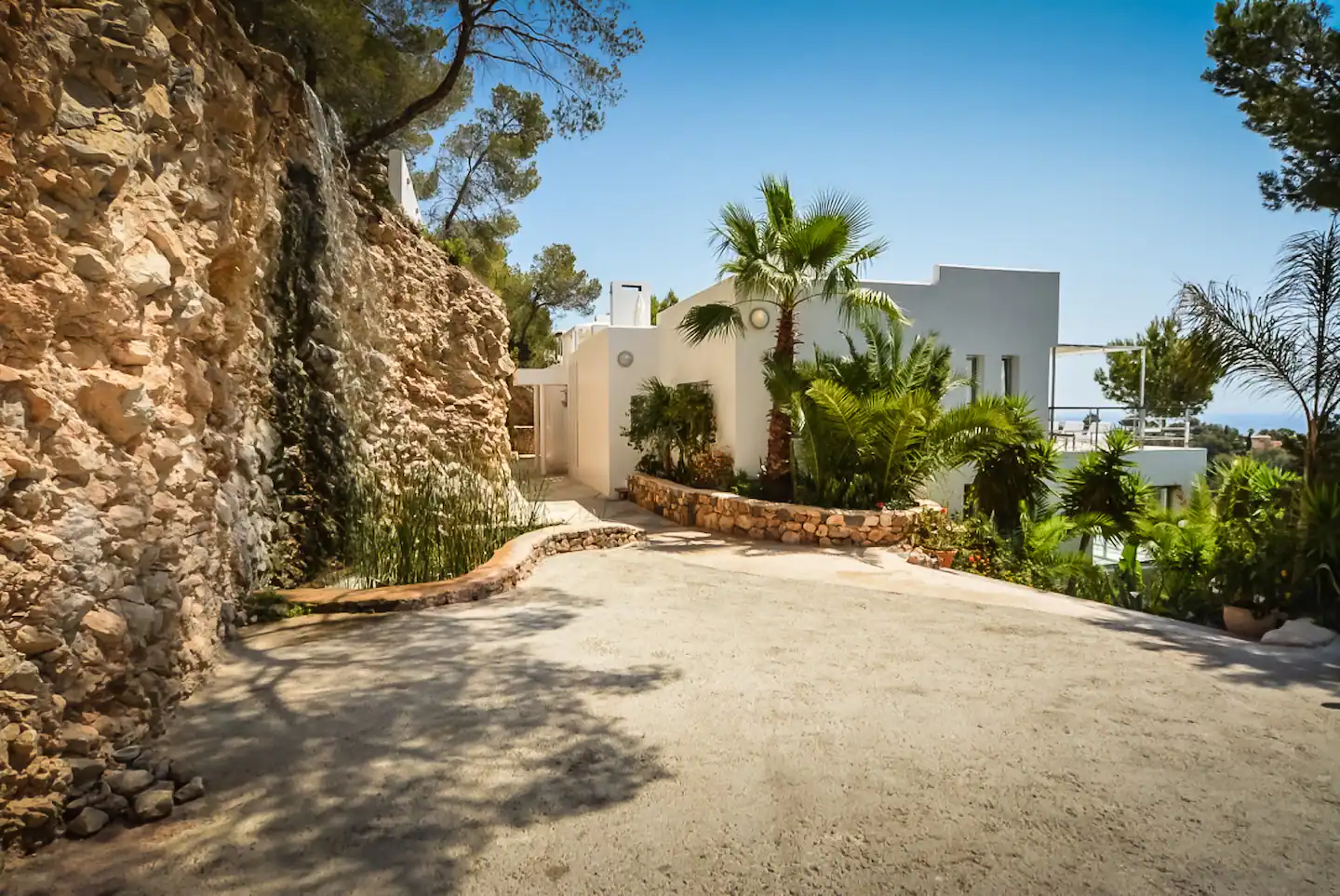 The Roma Villa