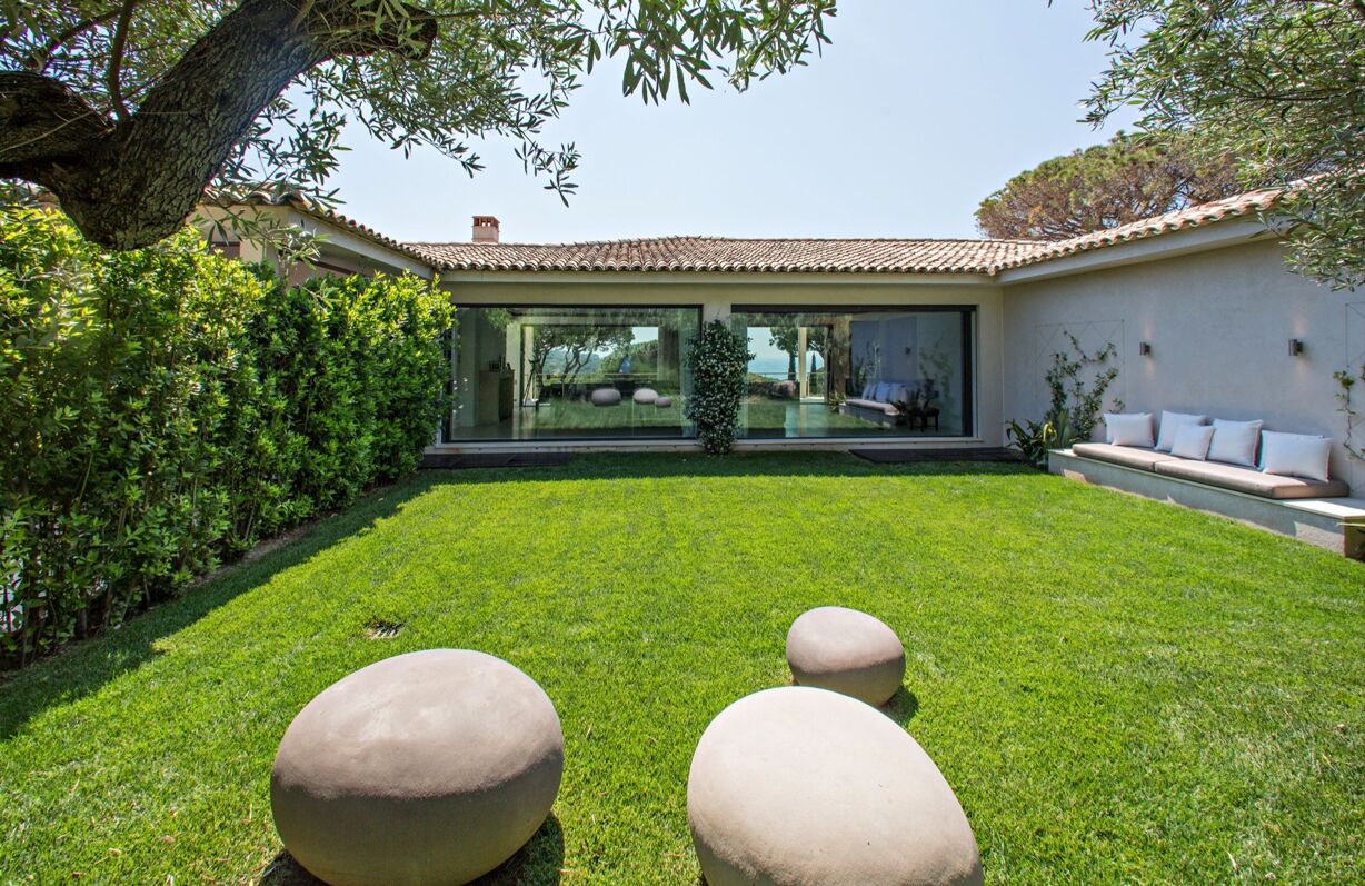 The Leora Villa