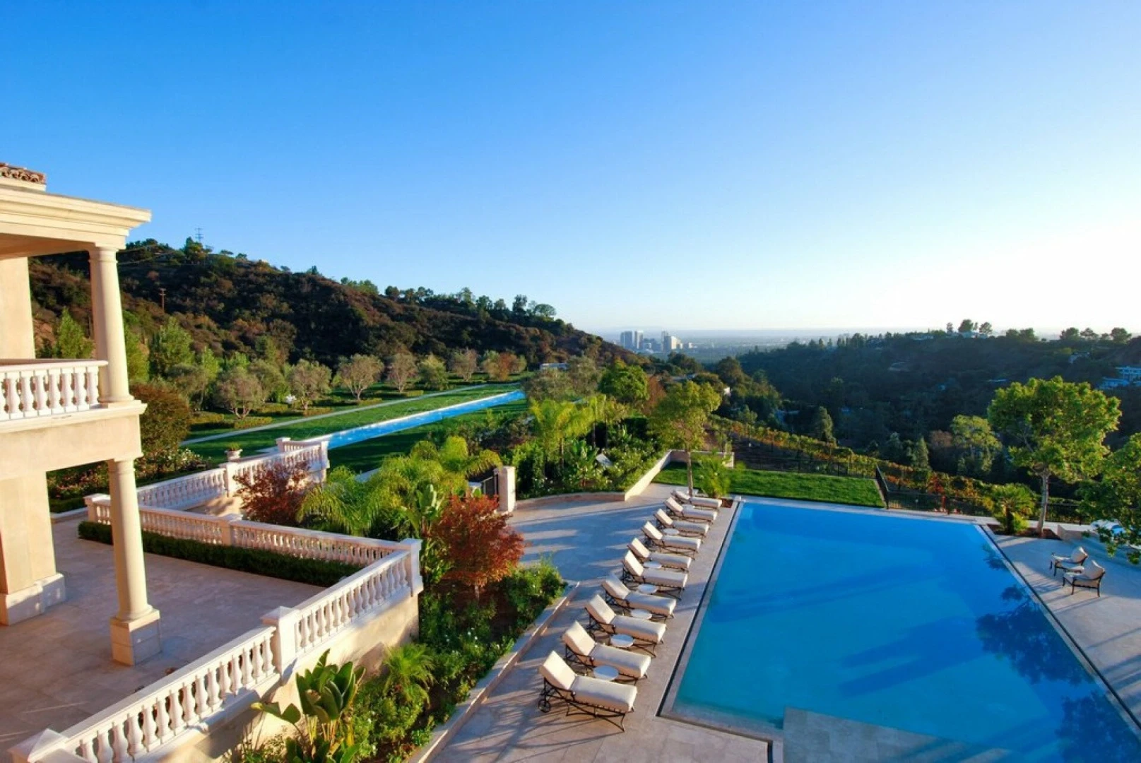 The Lania Mansion