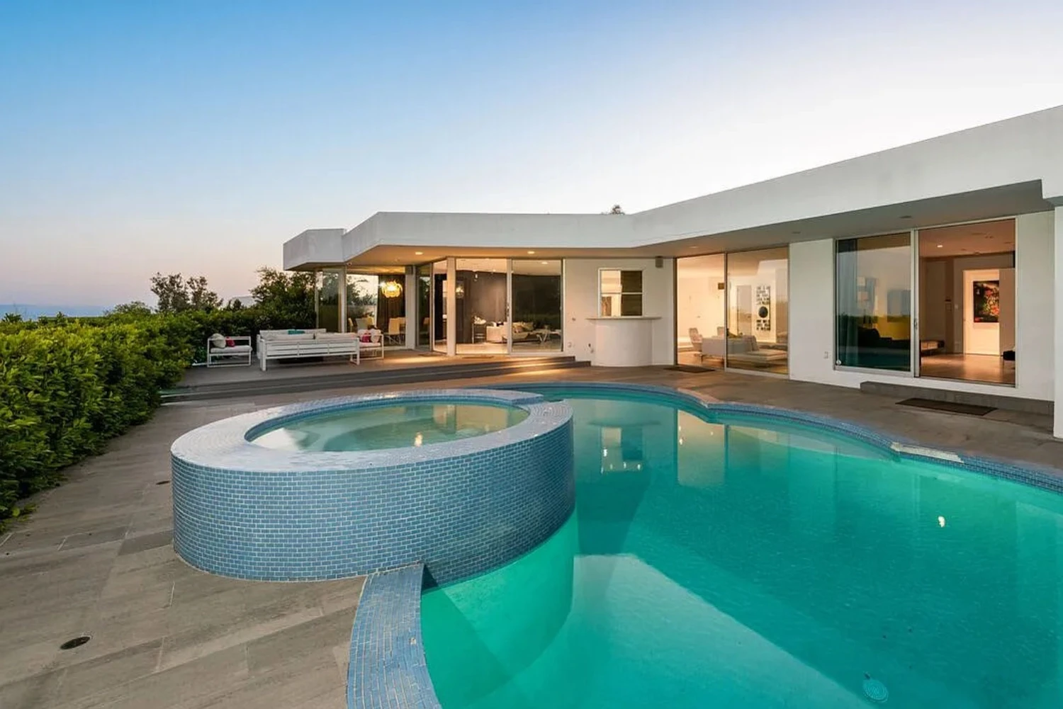 The Bluejay Villa