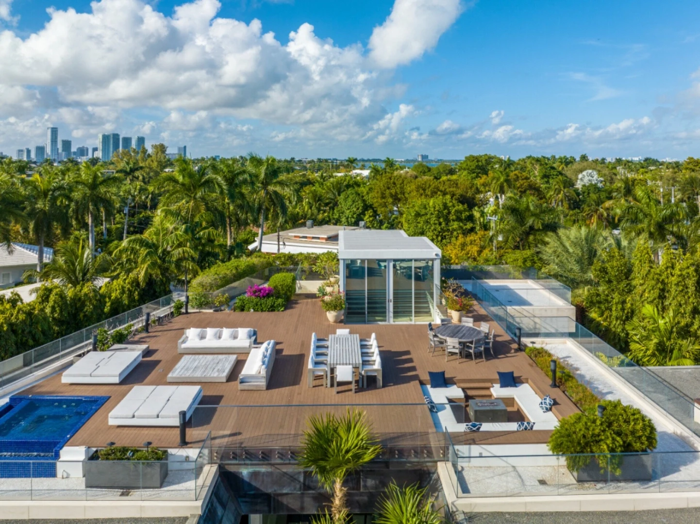 The Lido Mansion