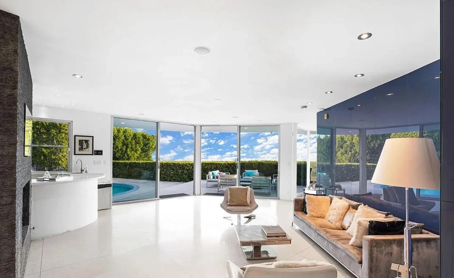 The Bluejay Villa