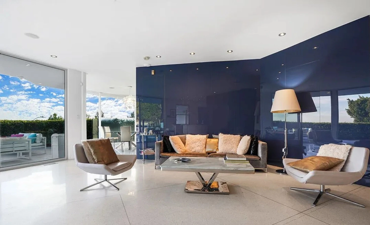 The Bluejay Villa