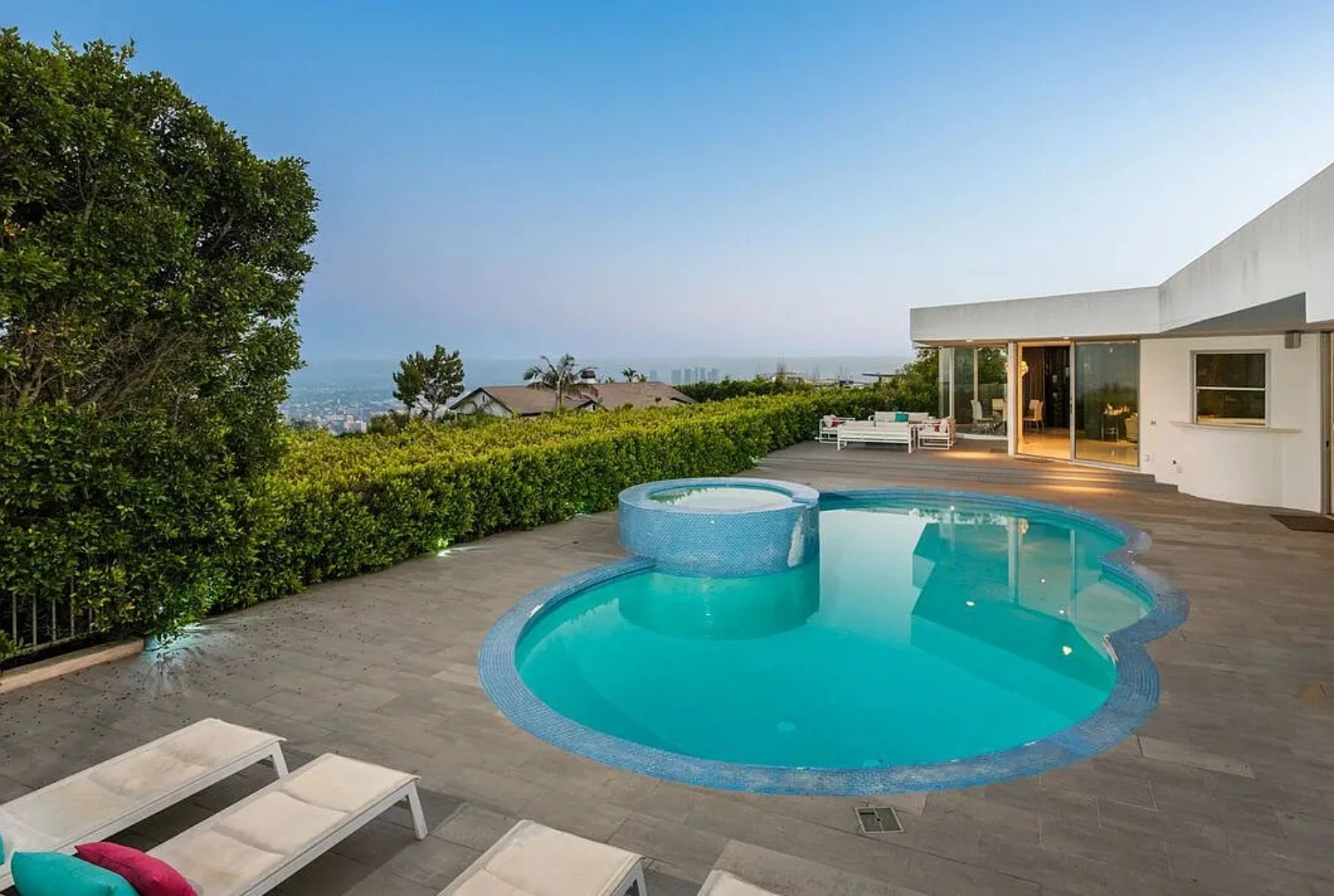 The Bluejay Villa