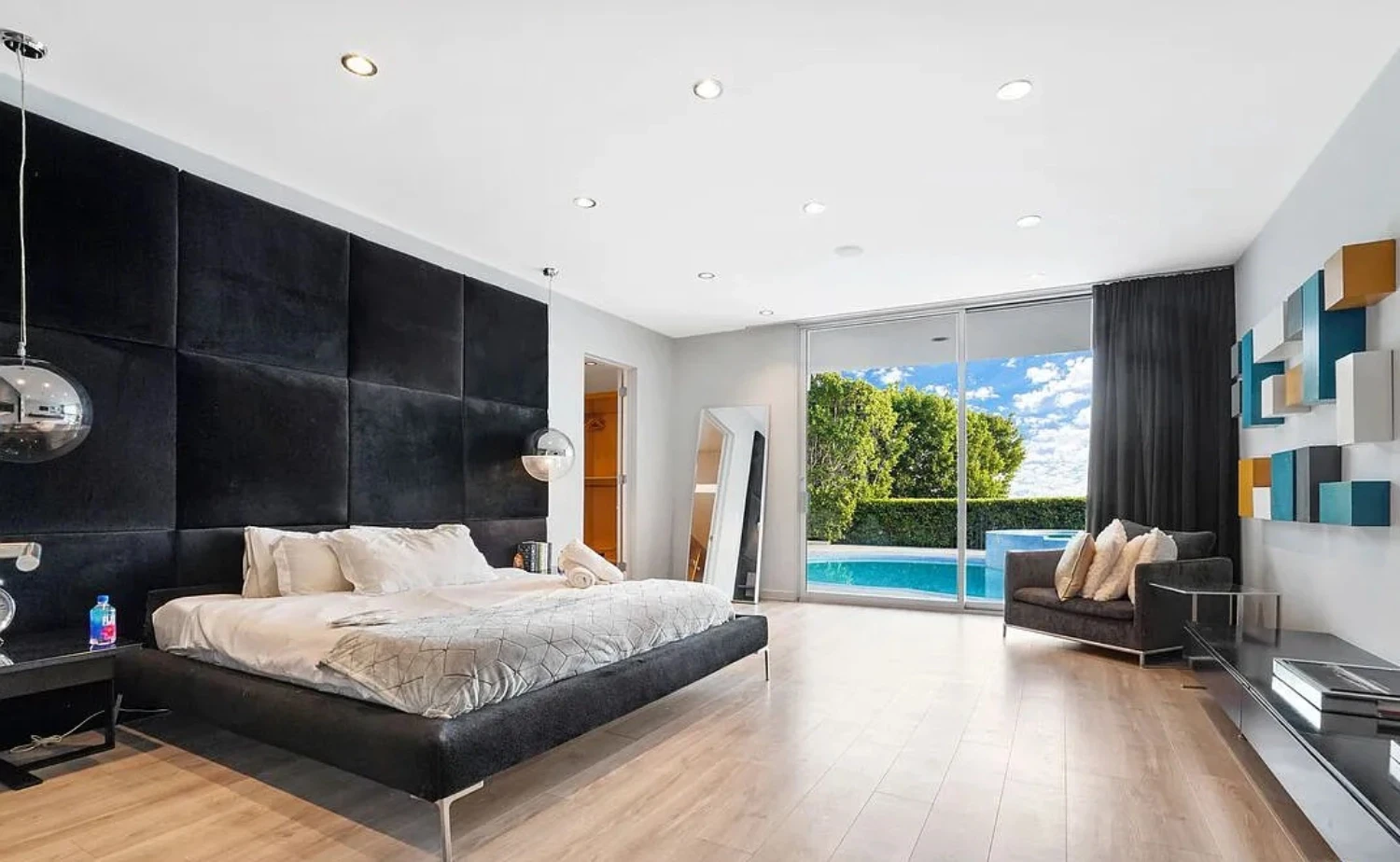 The Bluejay Villa