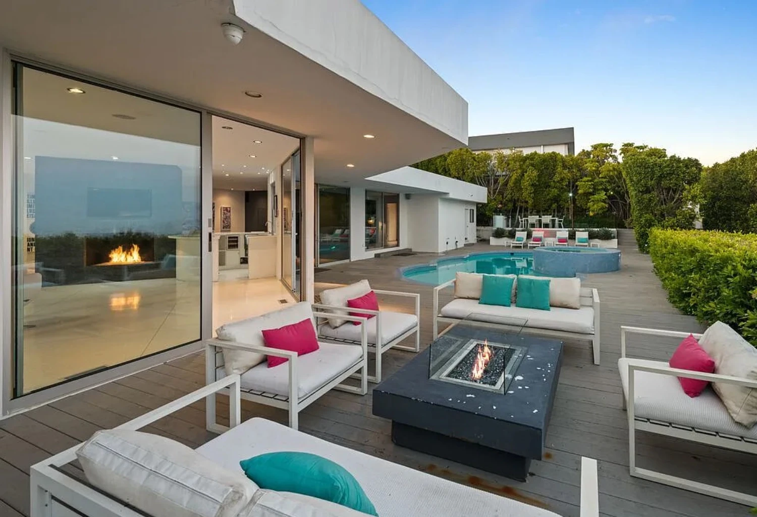 The Bluejay Villa