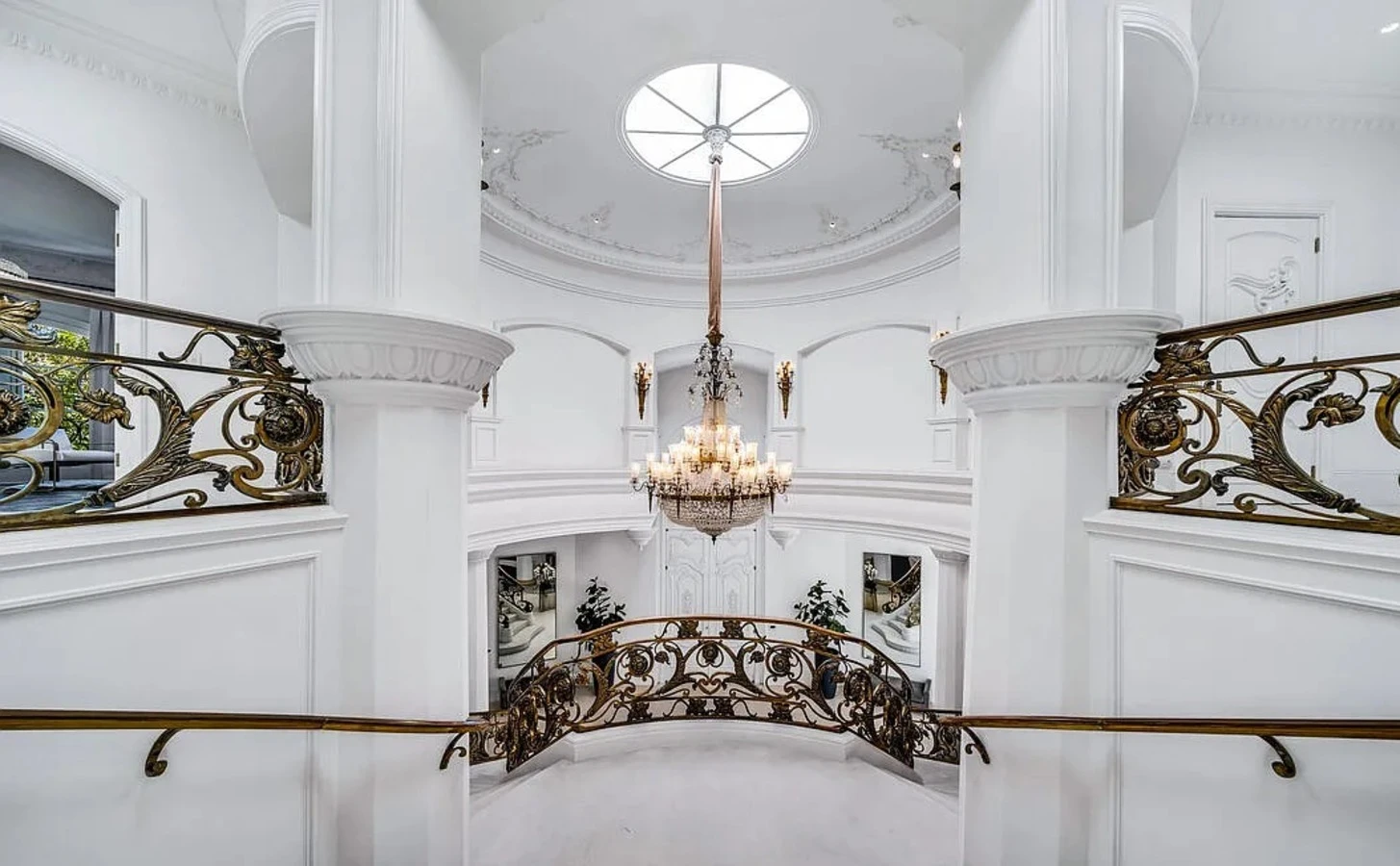 The Laurel Mansion