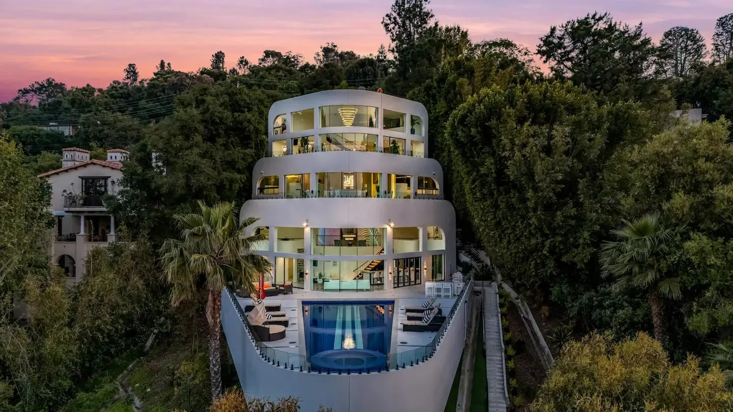 The Yacht Mansion