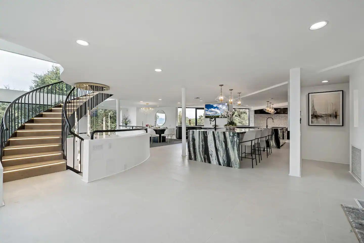 The Yacht Mansion