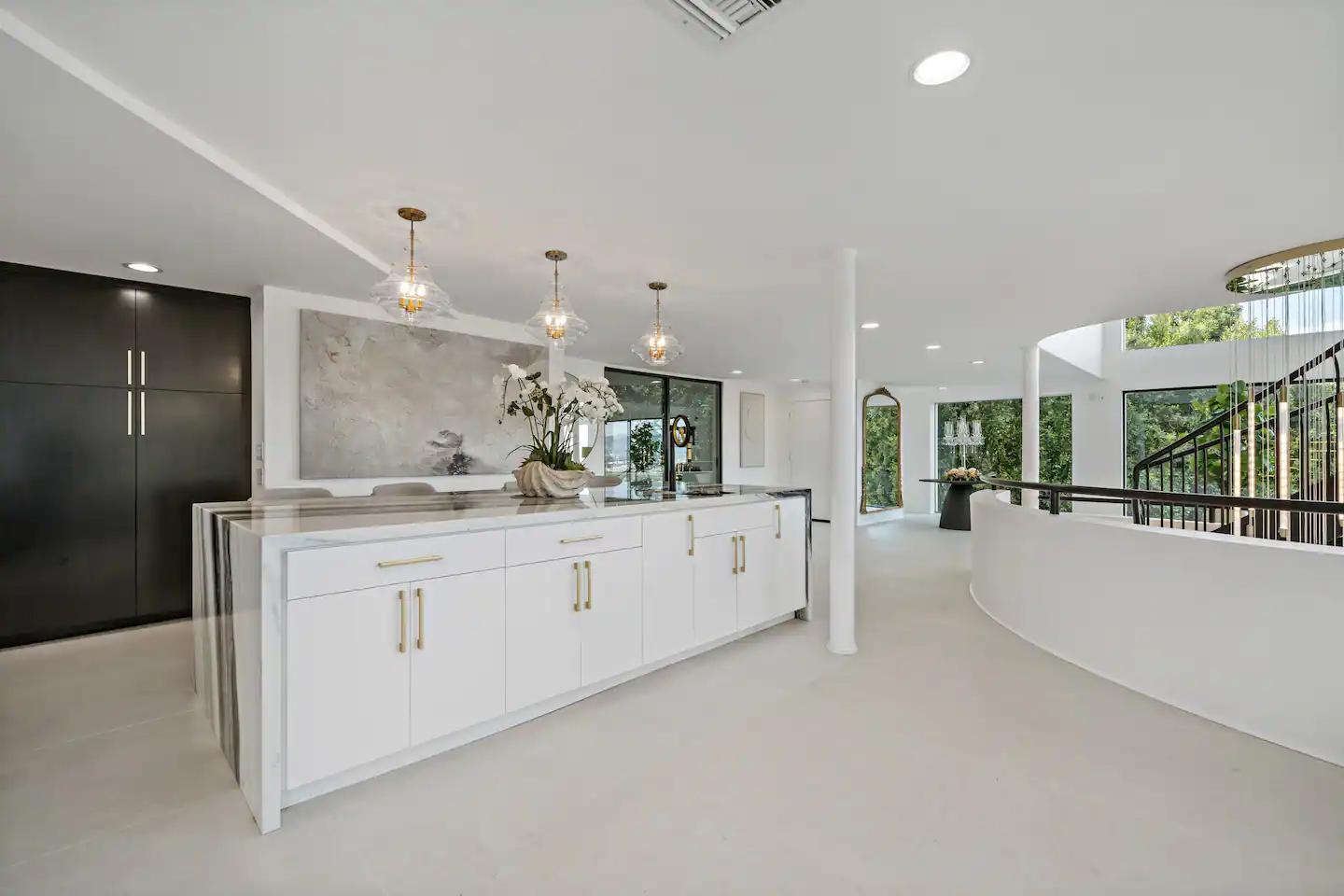 The Yacht Mansion
