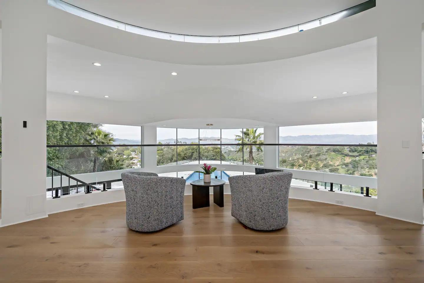 The Yacht Mansion