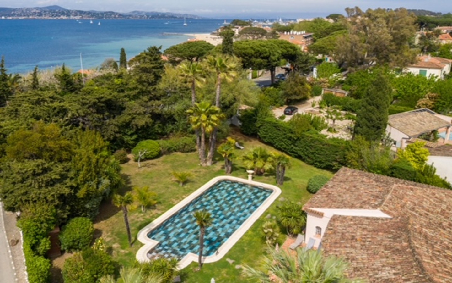 The Aliz Villa