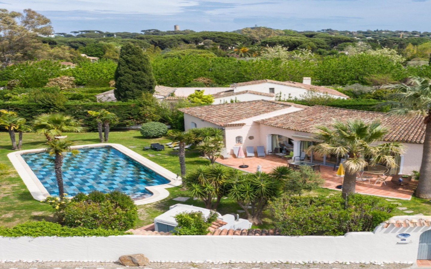 The Aliz Villa