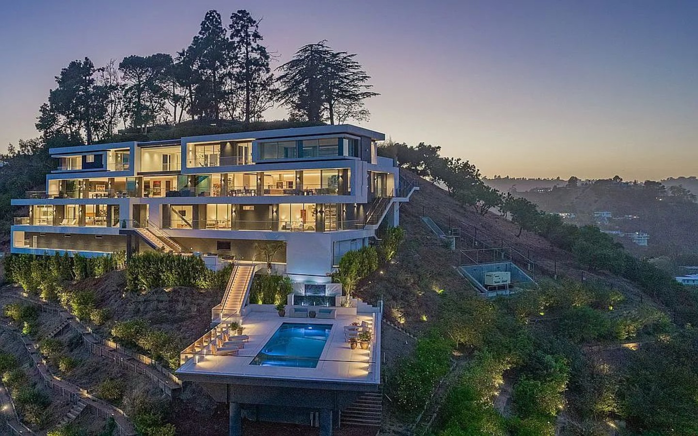 The Airbell Estate