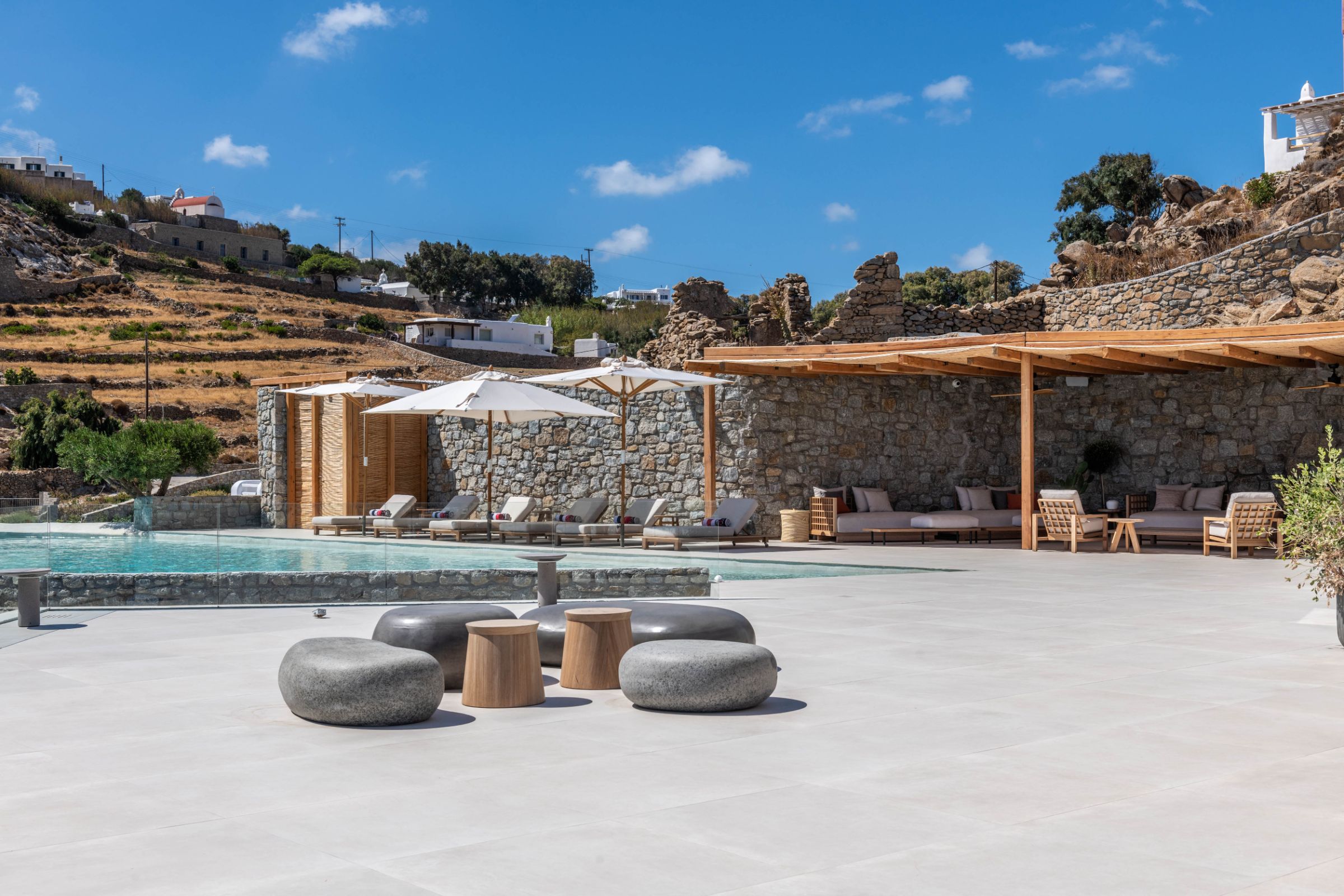 The Psarou Villa