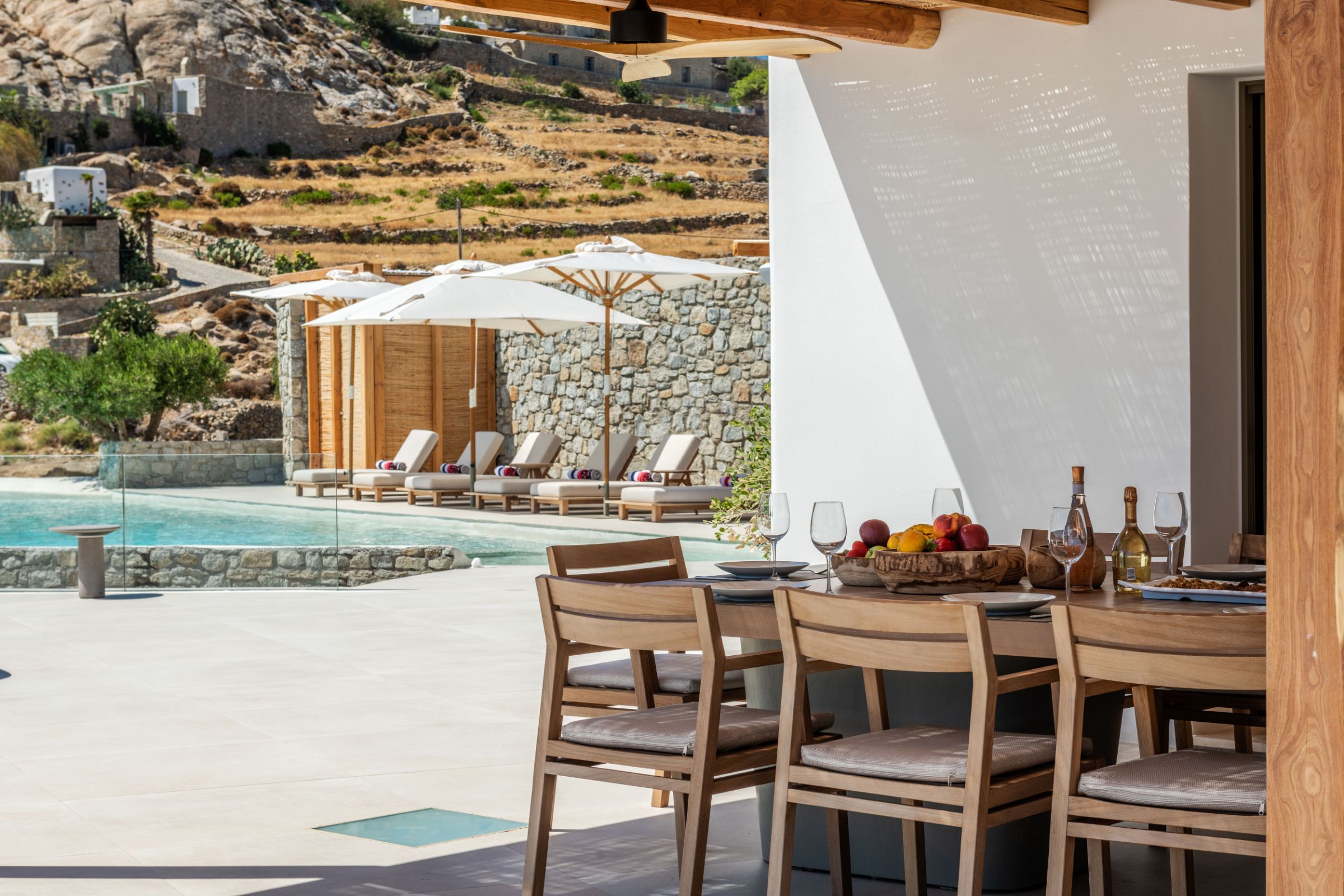 The Psarou Villa
