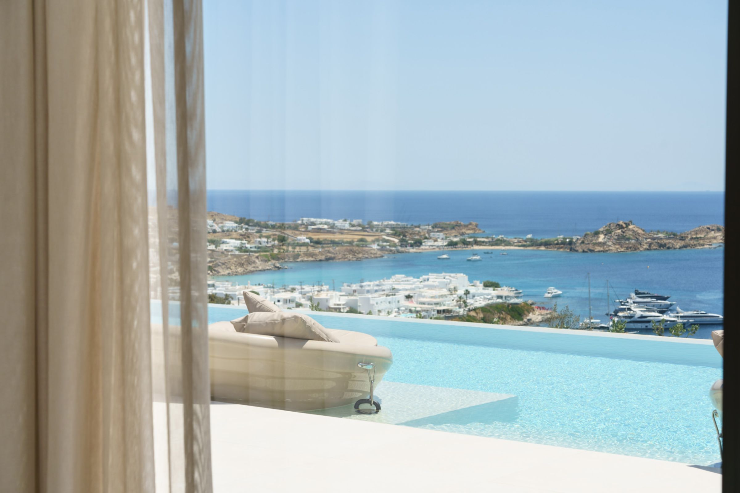 The Psarou Villa