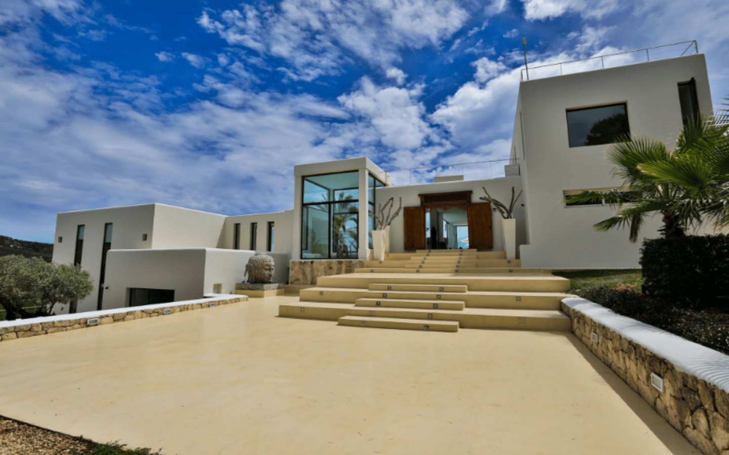The Leon Mansion