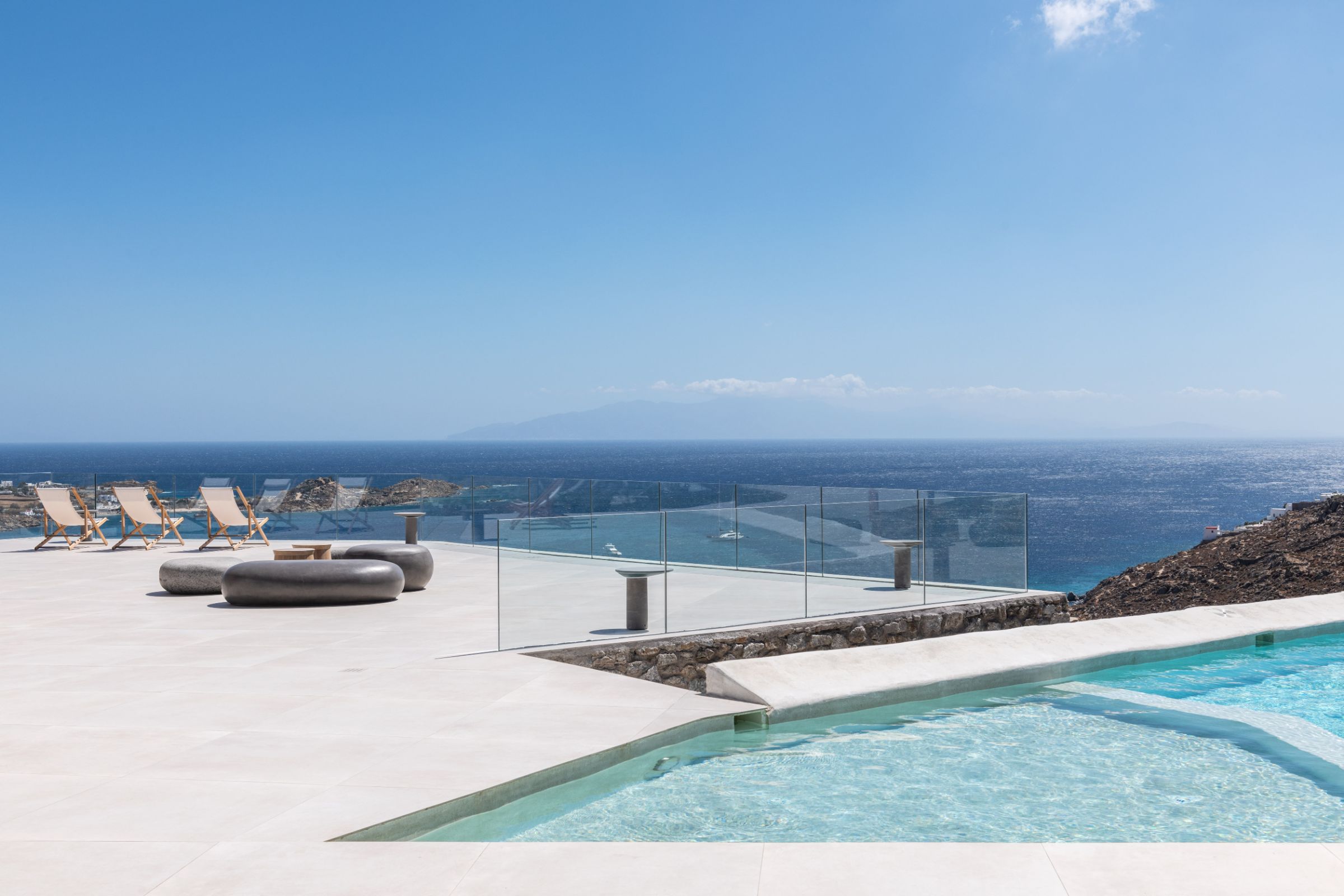The Psarou Villa
