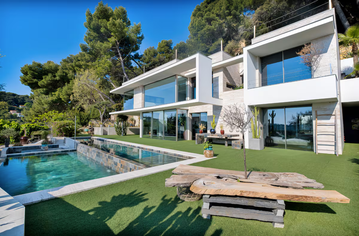 The Supra Villa