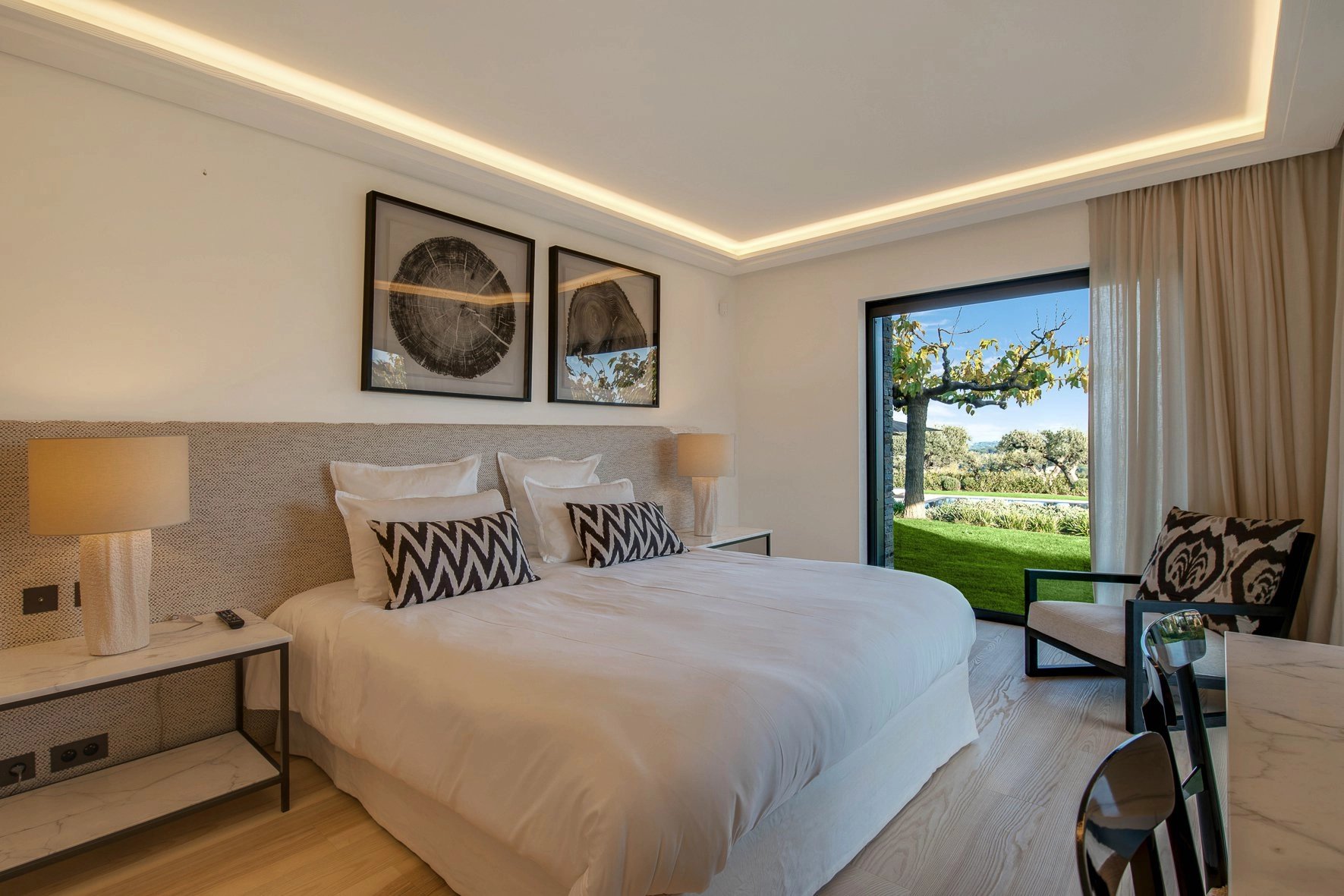 The Bella Villa