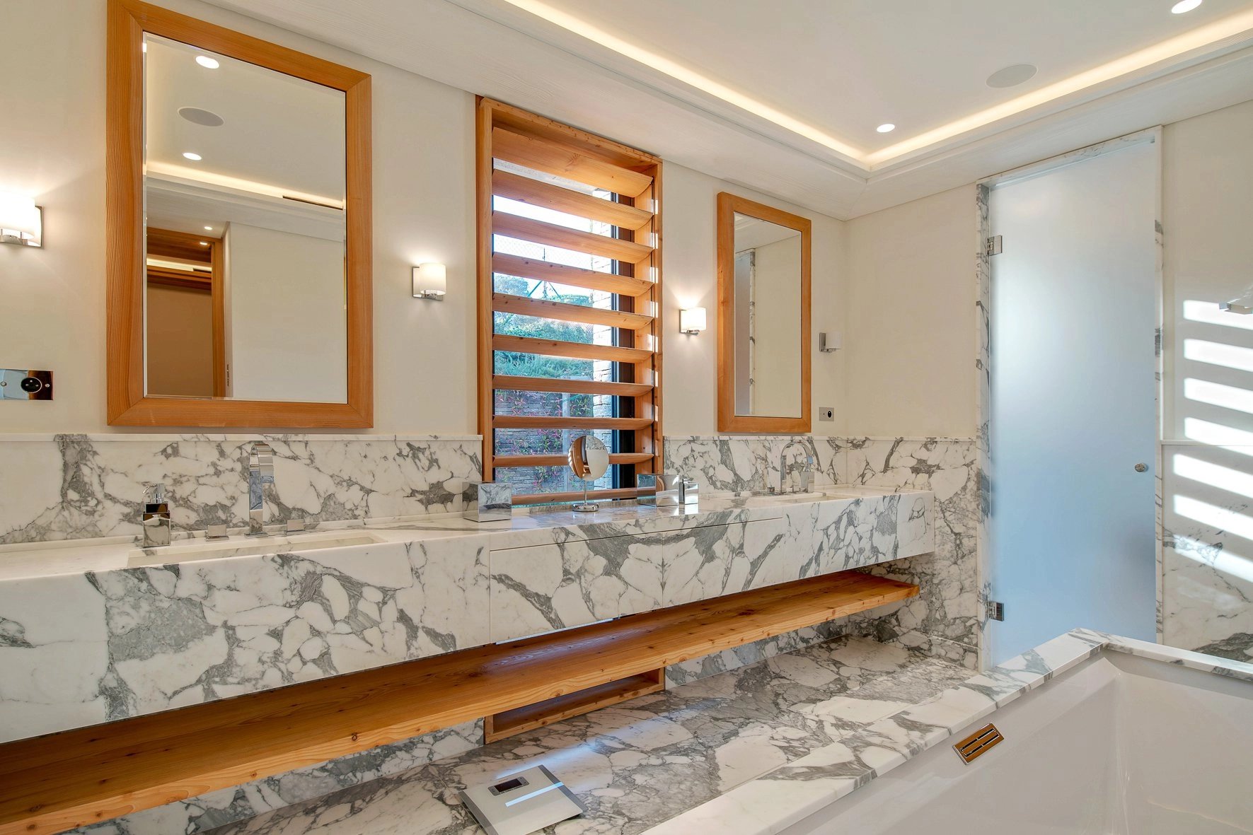 The Bella Villa