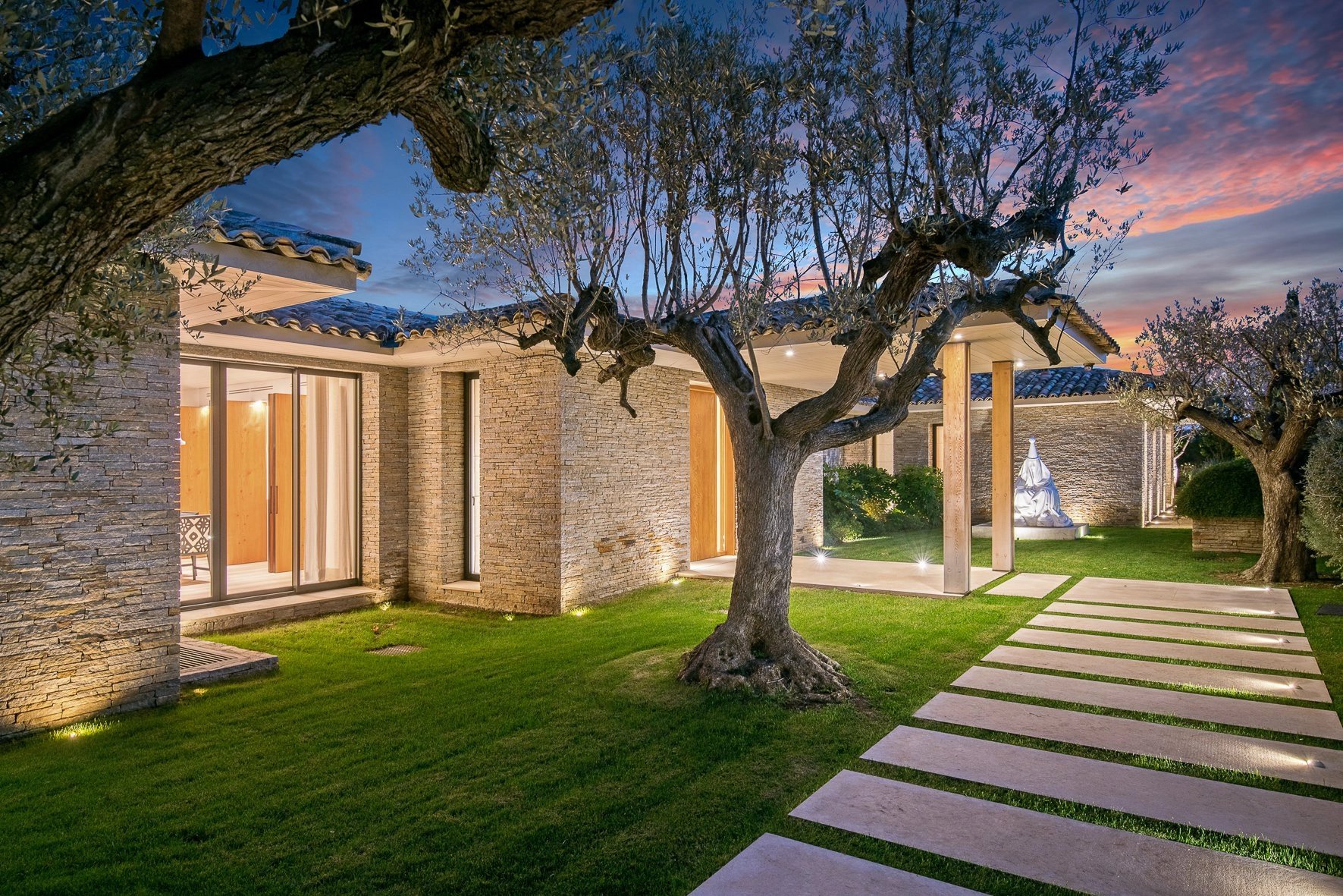 The Bella Villa