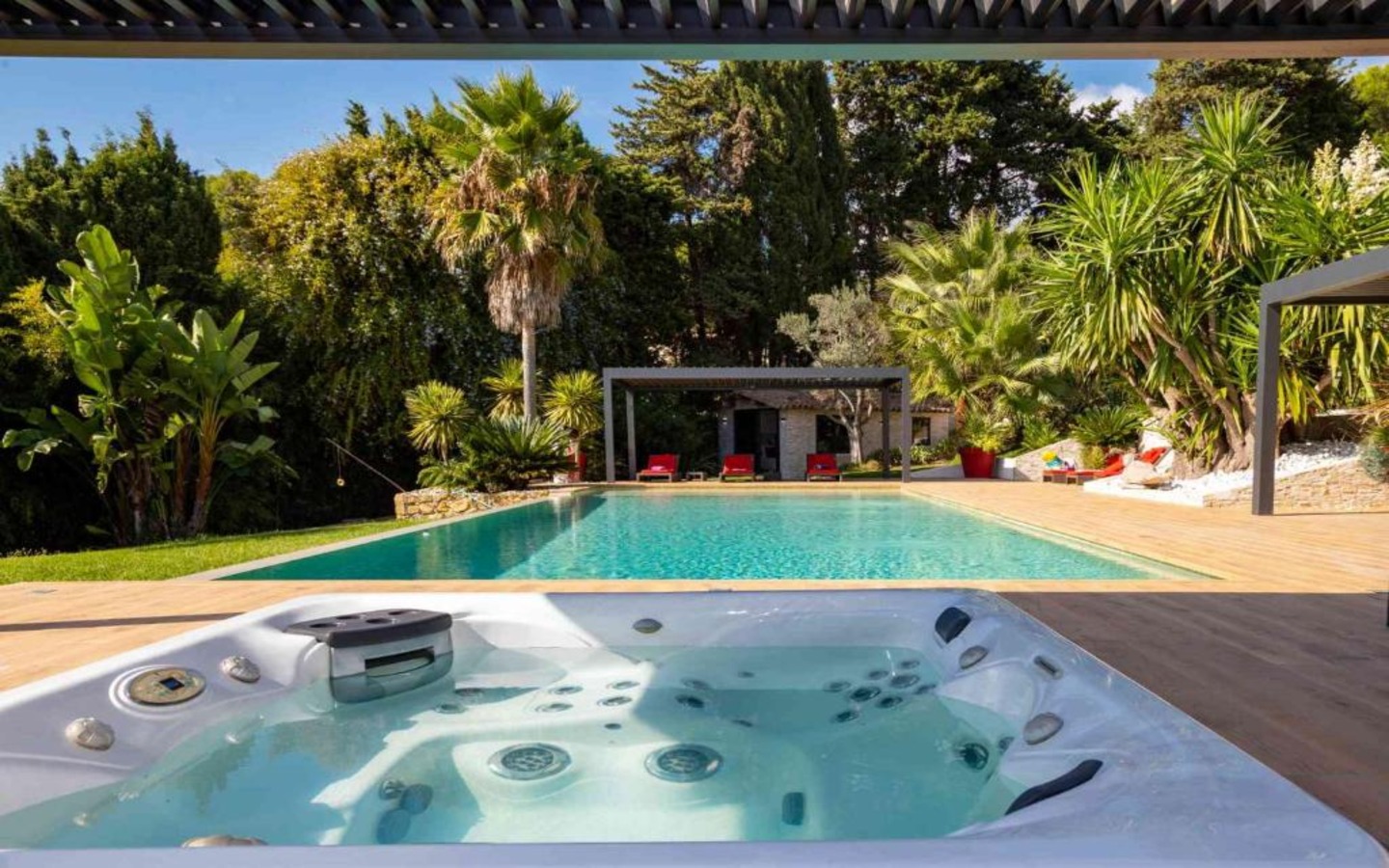 The Cari Villa