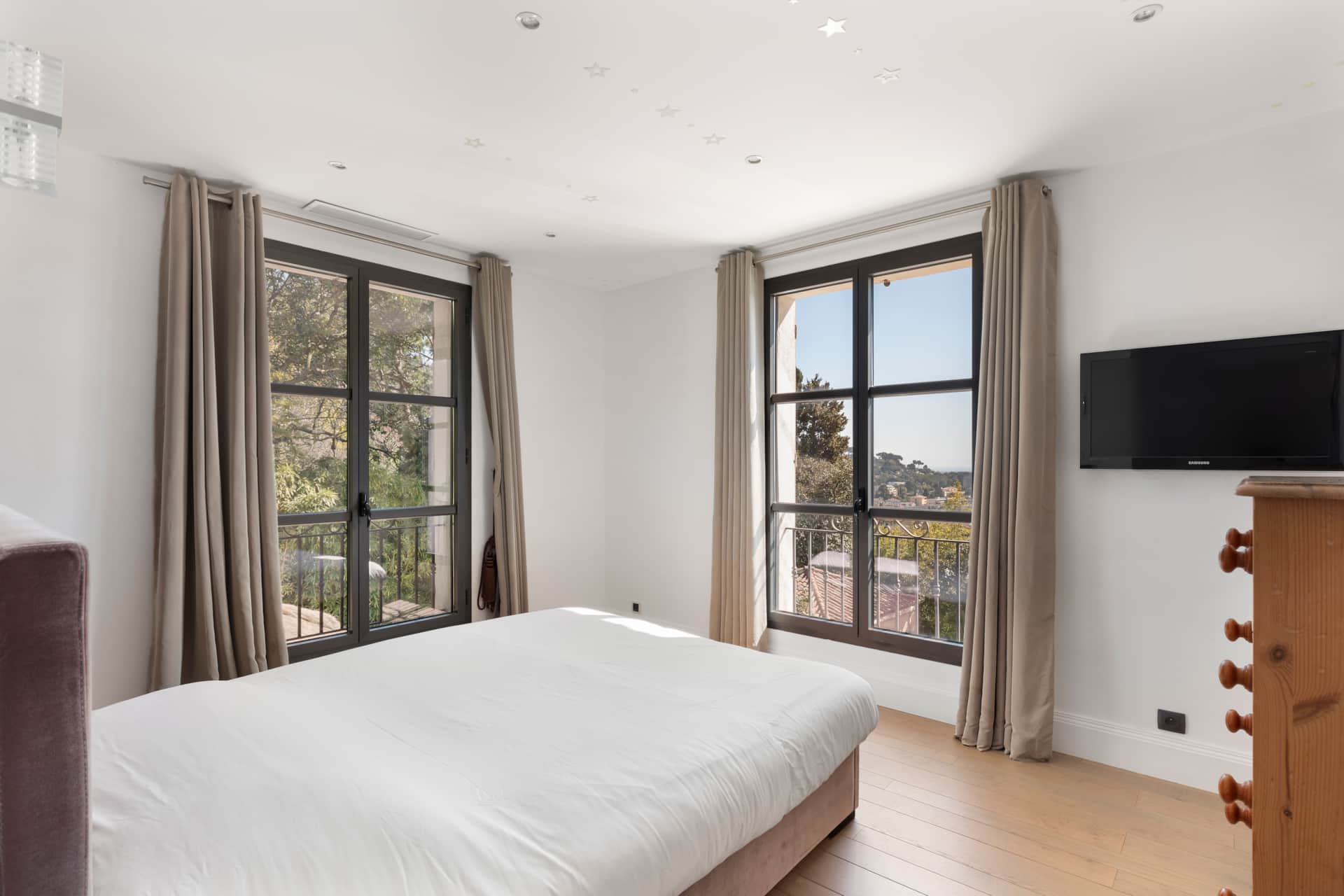 The Hugo Villa