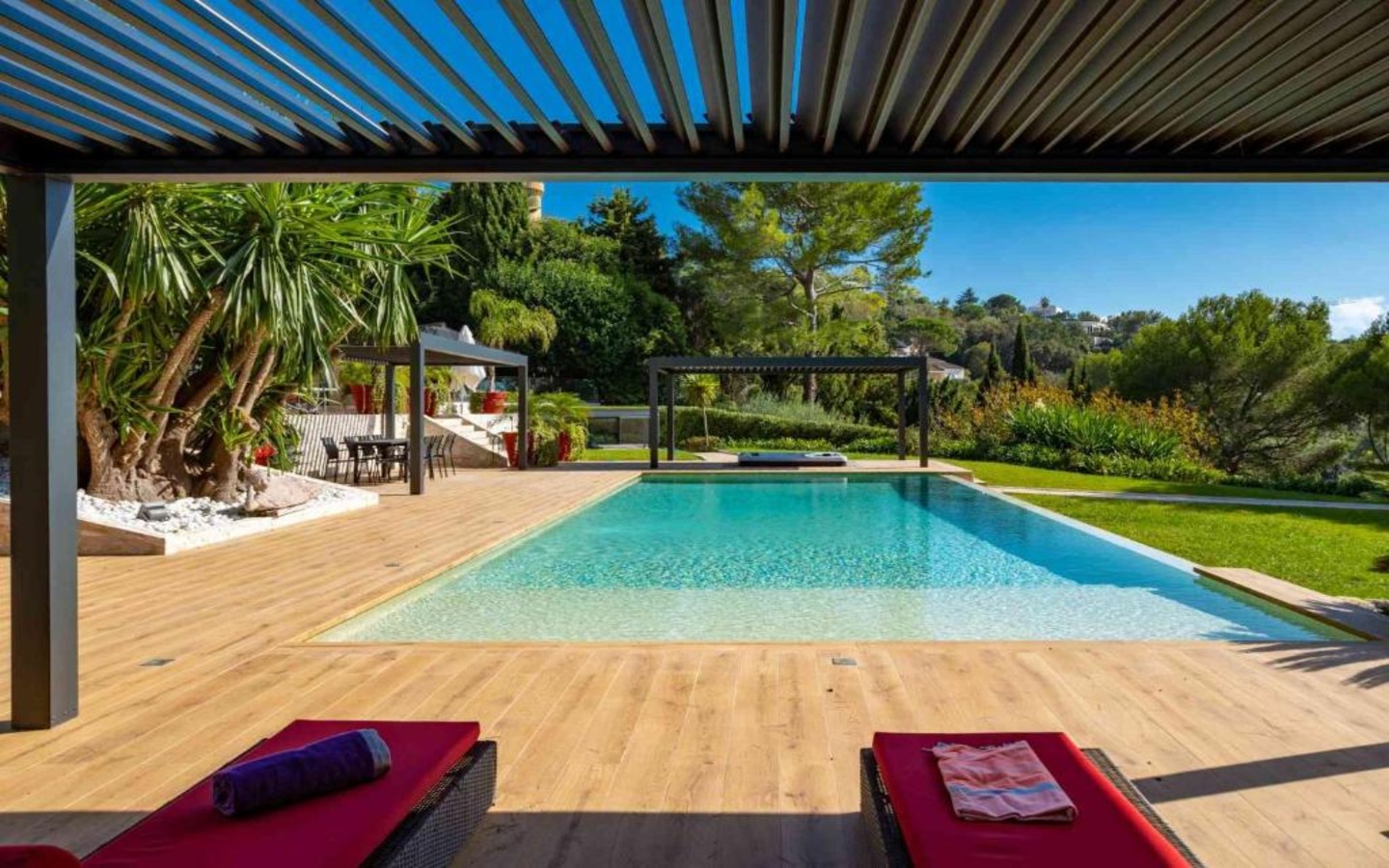 The Cari Villa