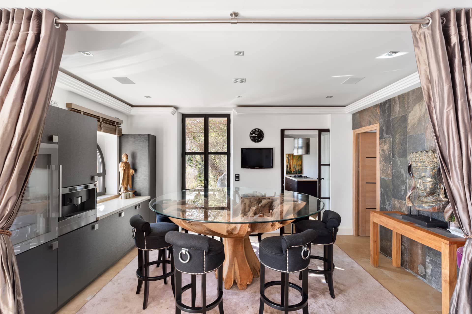 The Hugo Villa