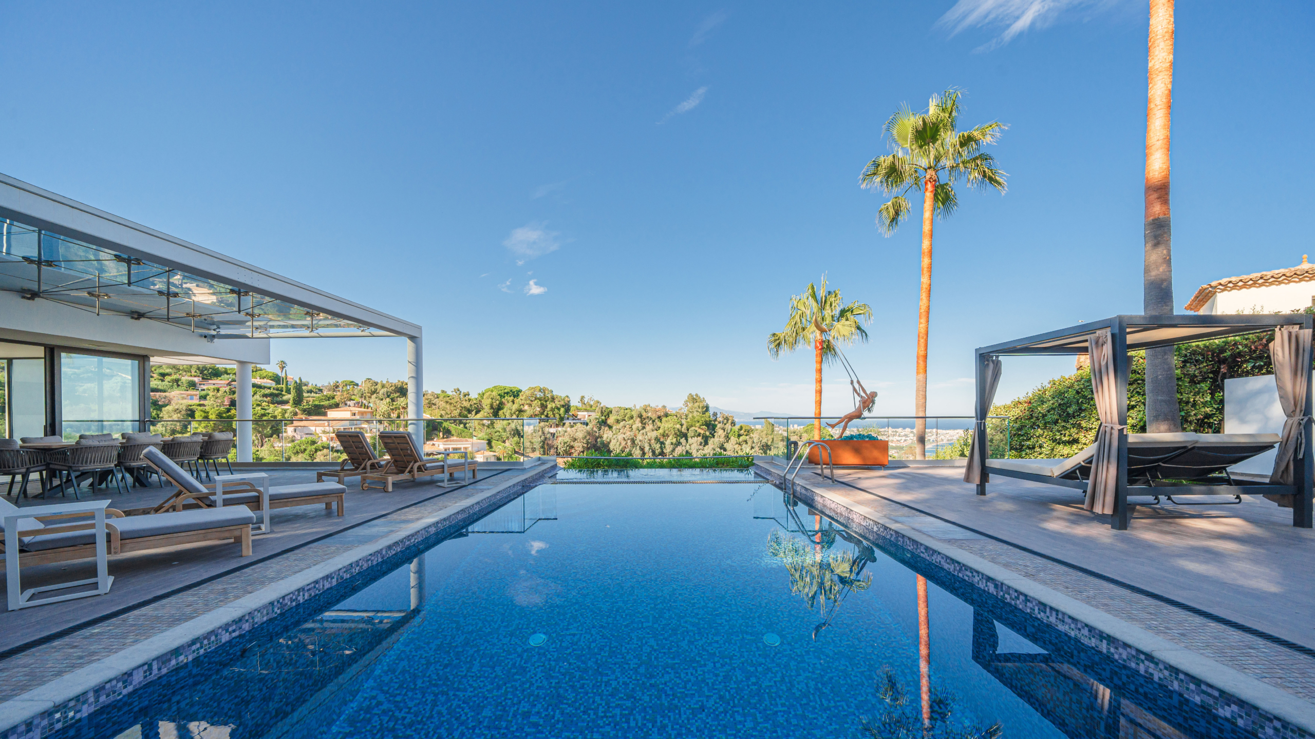 FULL-SERVICE VACATION RENTAL MANAGEMENT