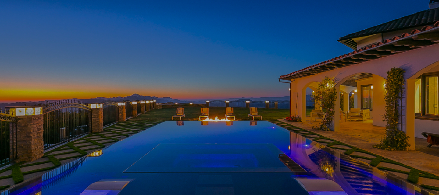 FULL-SERVICE VACATION RENTAL MANAGEMENT
