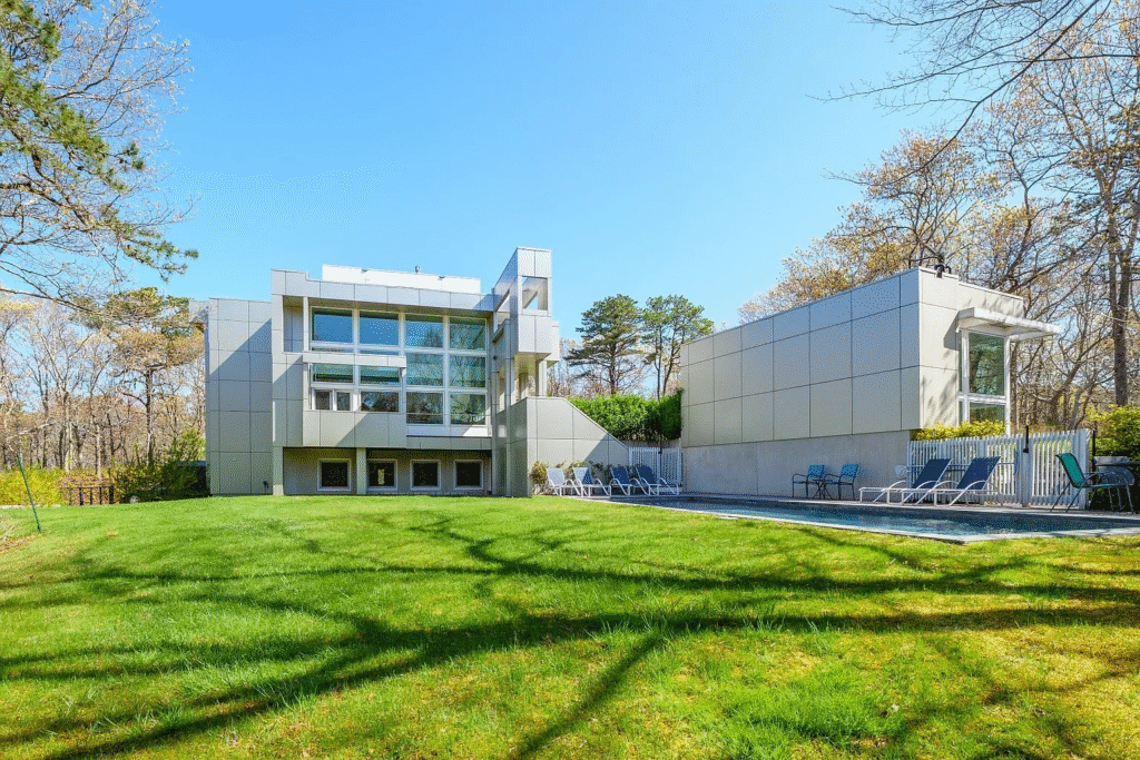 What Are the Must-Try Christmas Activities for Visitors in The Hamptons?