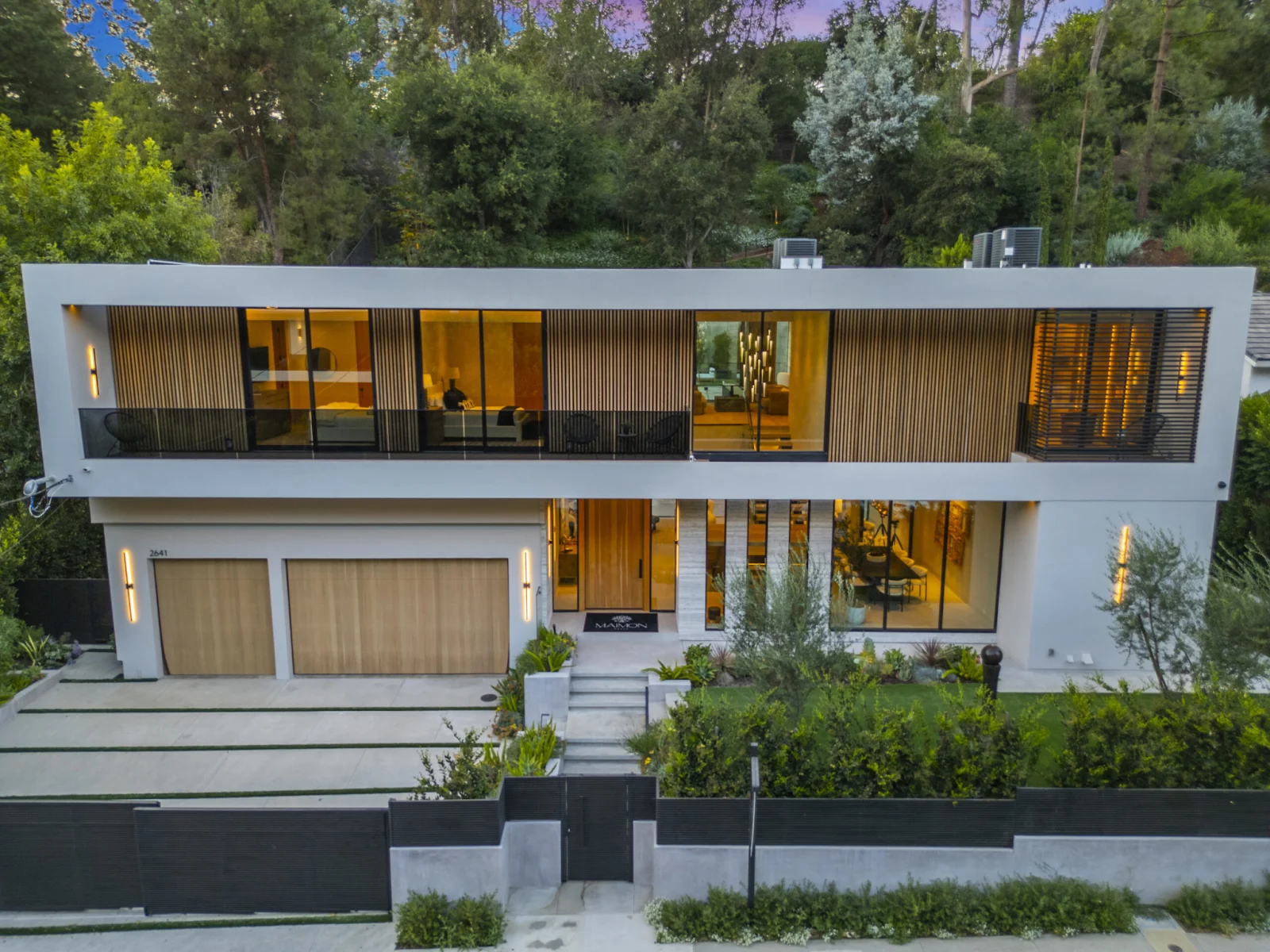 Beverly Hills vs. Hollywood Hills: The Best Villa Rentals for 2026