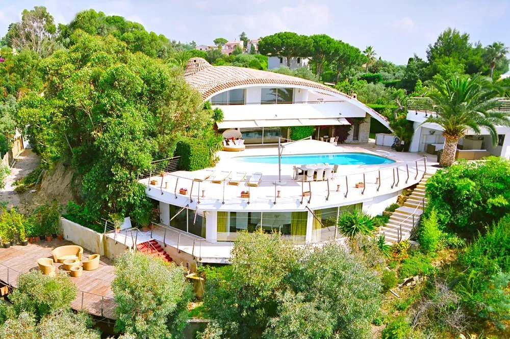 Corporate Retreats & Luxury Meetings: Why Cannes Is the New Hub for High-End Business Event