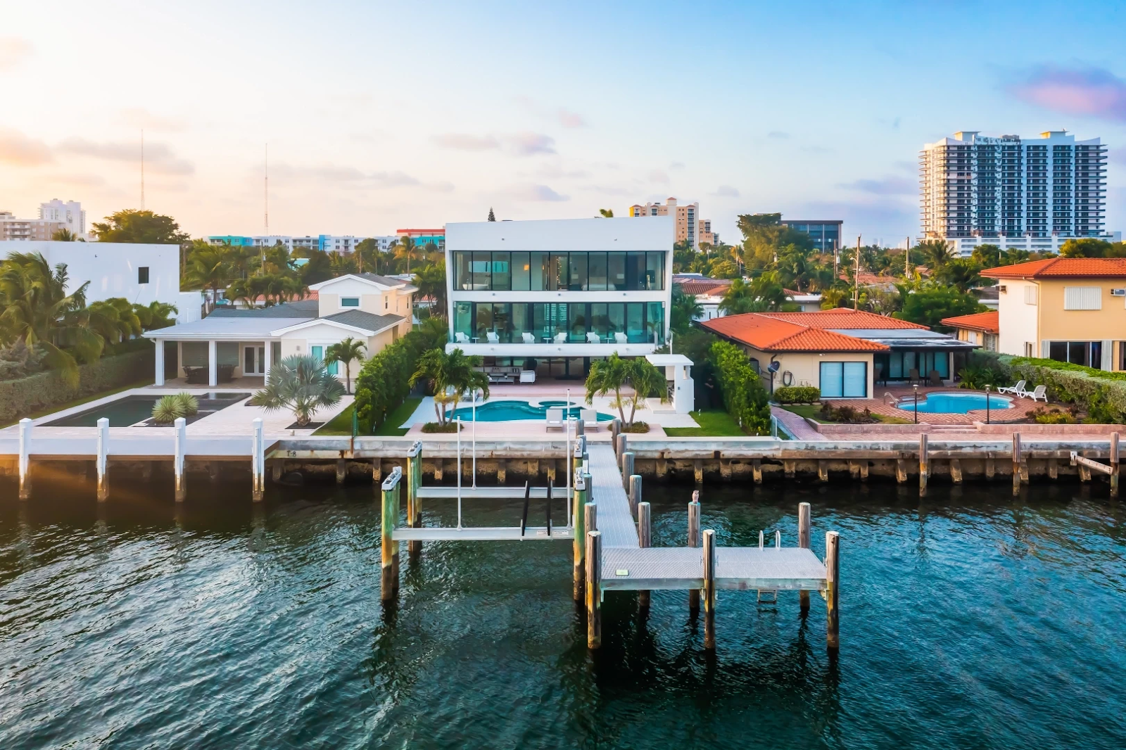 Christmas in Miami 2025: Luxury Villas with Private Beach Access