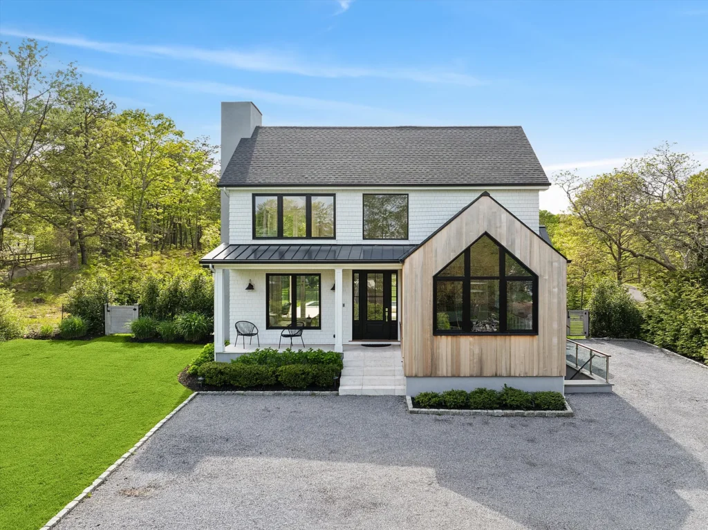 How Do I Find the Biggest Villa Available in Hamptons?